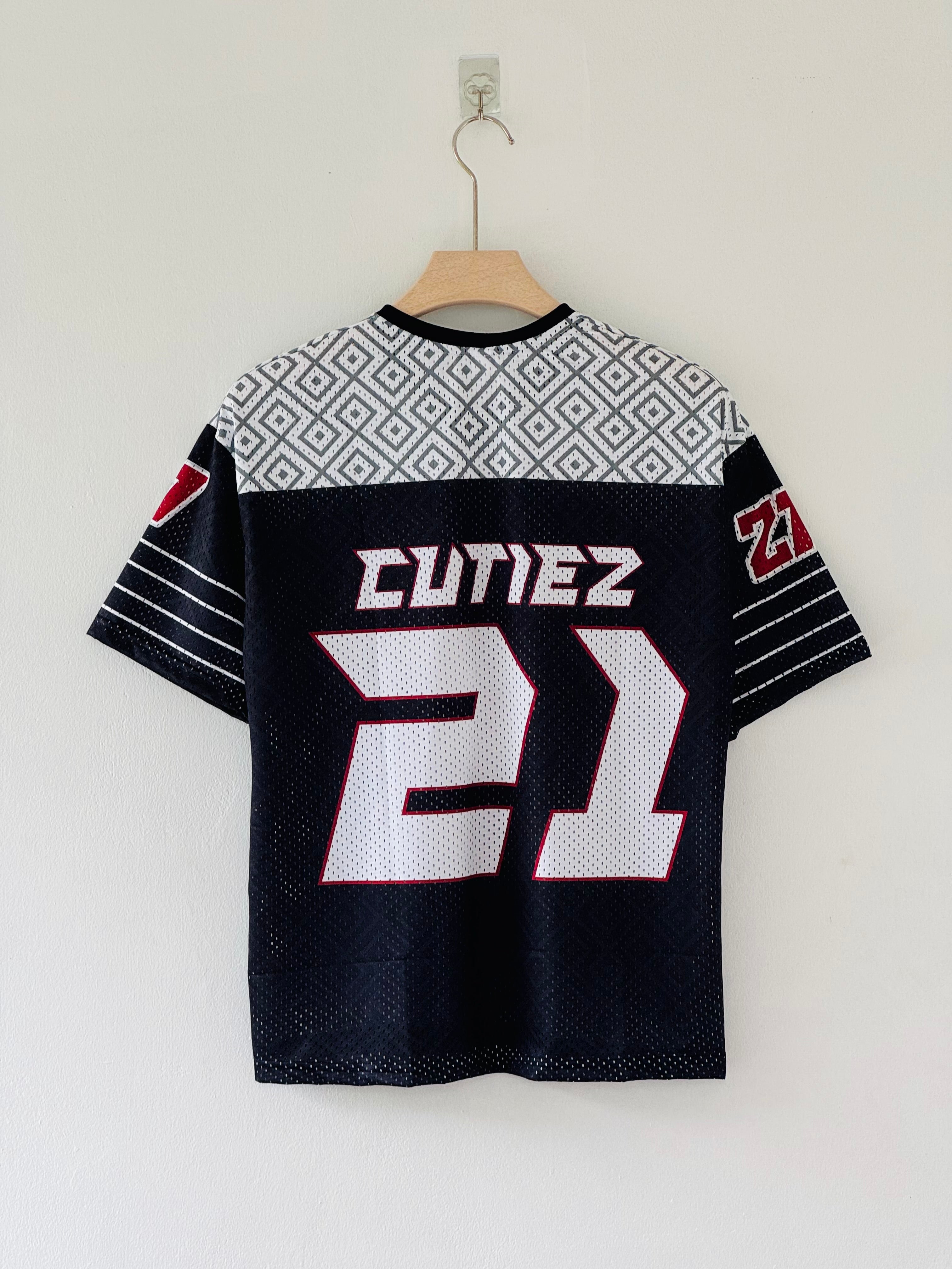 Beyond Convention – Five Sleeve T-Shirt in HoleFabric Material